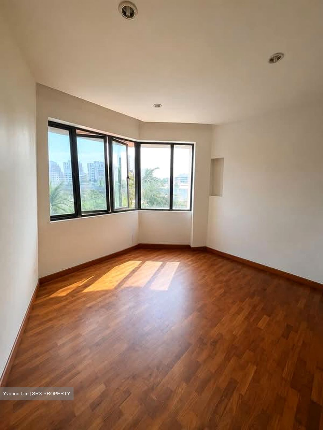 Simsville (D14), Condominium #588250821